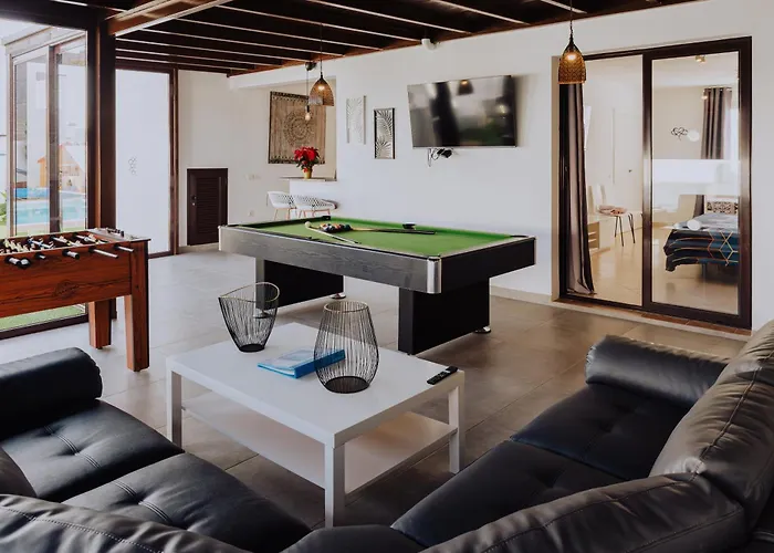 فيلة Lanzarote Deluxe & Pool *