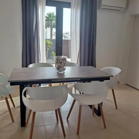 Lanzarote Deluxe & Pool Villa