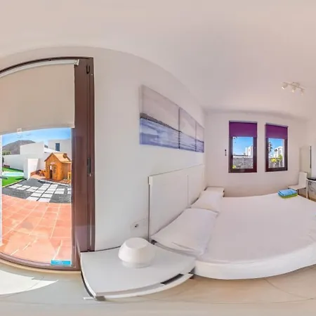 Lanzarote Deluxe & Pool