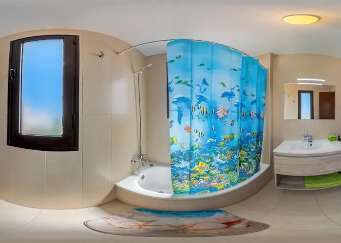 Lanzarote Deluxe & Pool