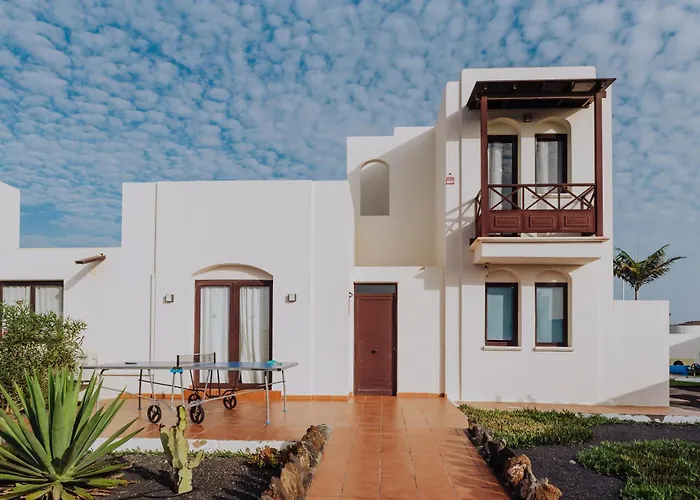 Lanzarote Deluxe & Pool