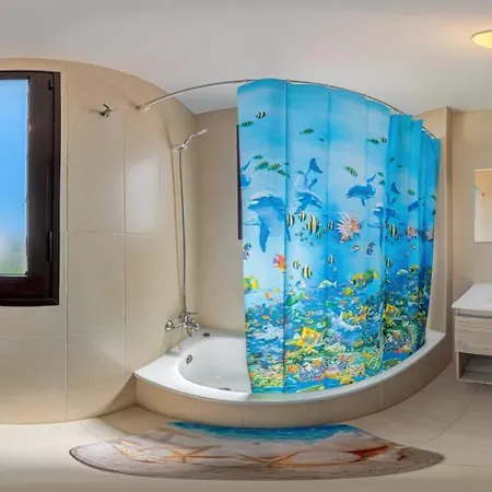 Lanzarote Deluxe & Pool