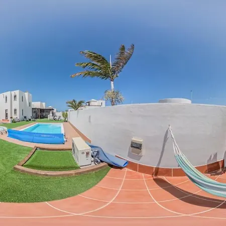 Lanzarote Deluxe & Pool * 普拉亚布兰卡