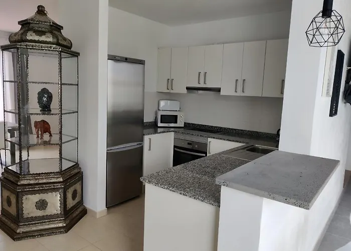 Lanzarote Deluxe & Pool Villa *